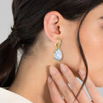 Ohrhänger gelbgold verziert mit Kristallen von Swarovski® weiß Glas weiß